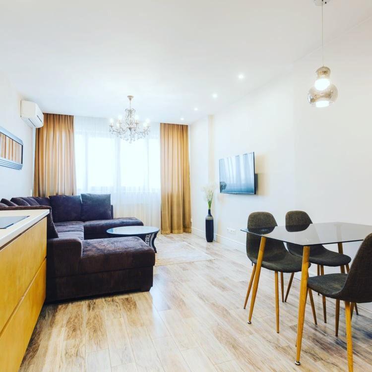 Vip 2 Rooms 75M2 Center Of Obolon Near River Side Kiev Buitenkant foto